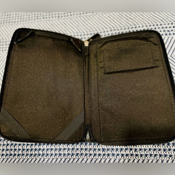 SOLD!!! Coach Floral Print Tablet Cover - Picture 5 of 5